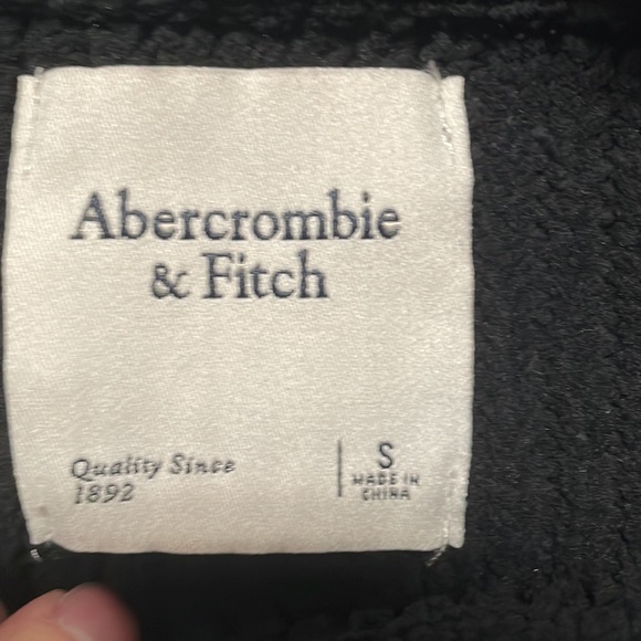 Abercrombie & Fitch Chenille Wedge Crew Sweater - Picture 11 of 13